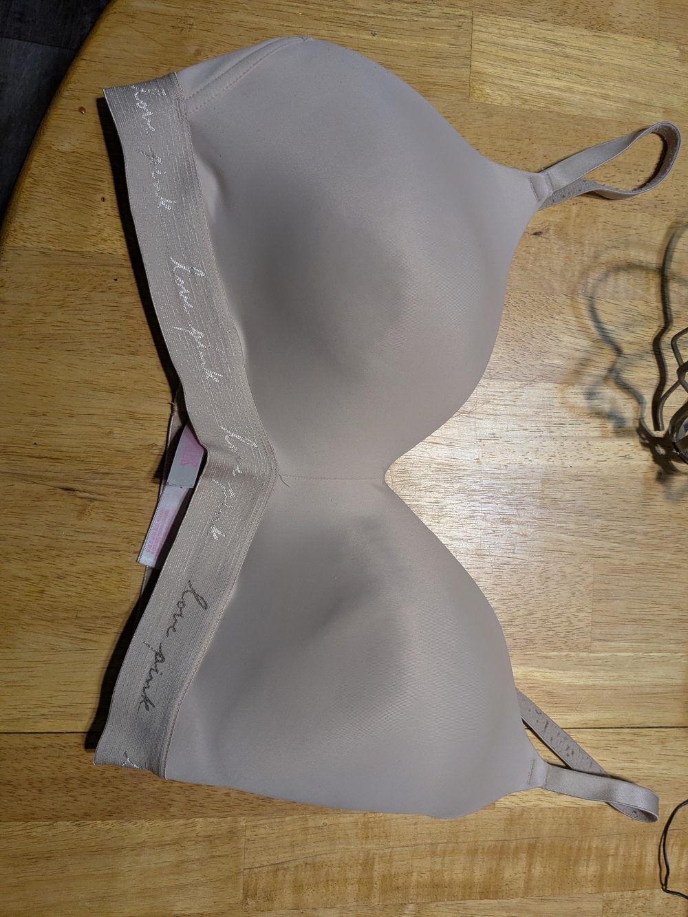 Seamless Nude T-Shirt Bra with Light Support - Brand Victoria Secret